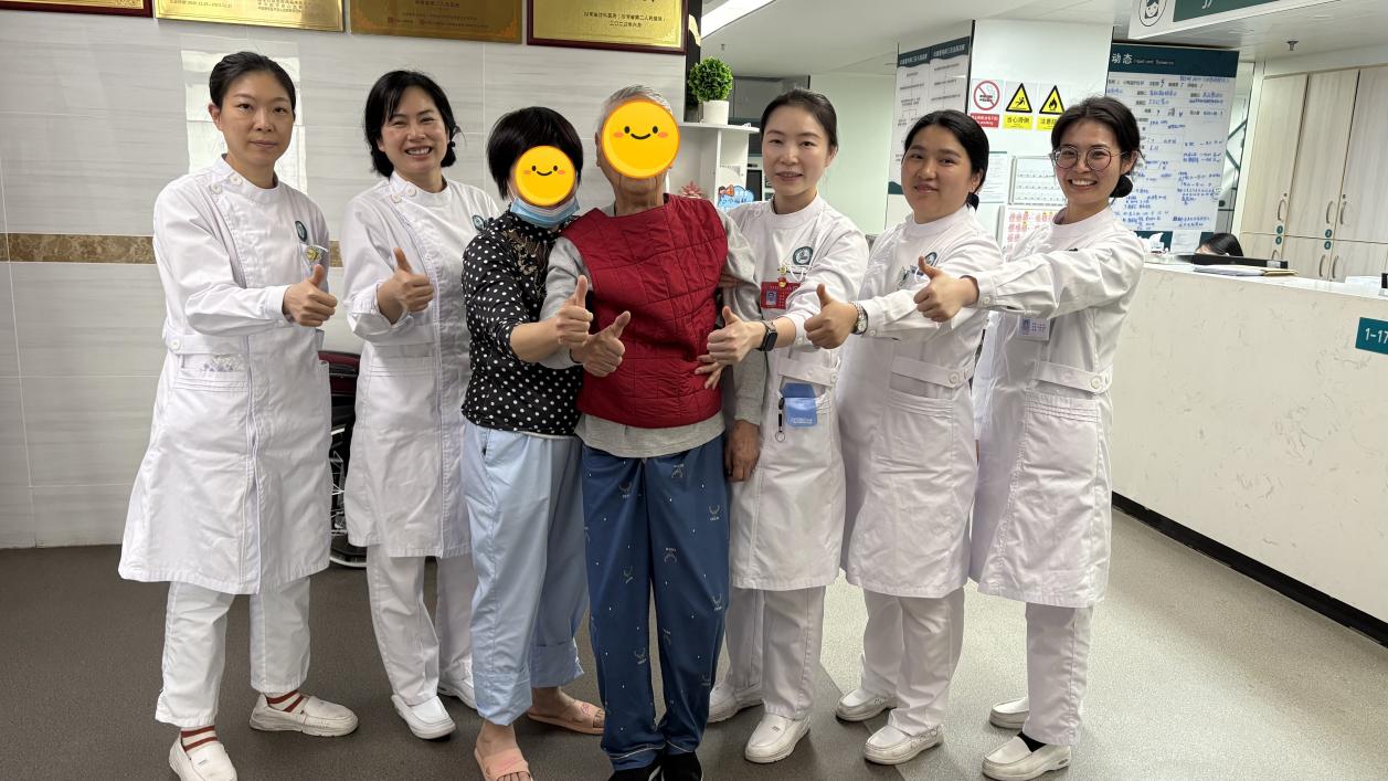 2025年度“最美护士”|心血管内科姜鹏：守护生命色彩，践行使命担当