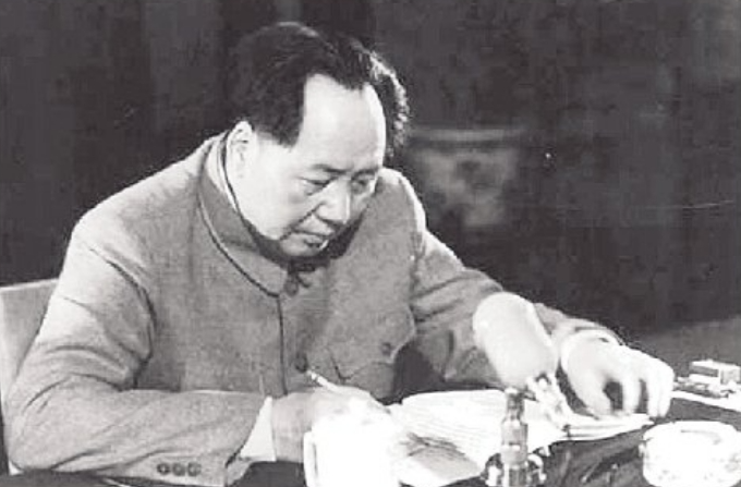毛泽东锤炼诗词：伟人的诗心与匠心