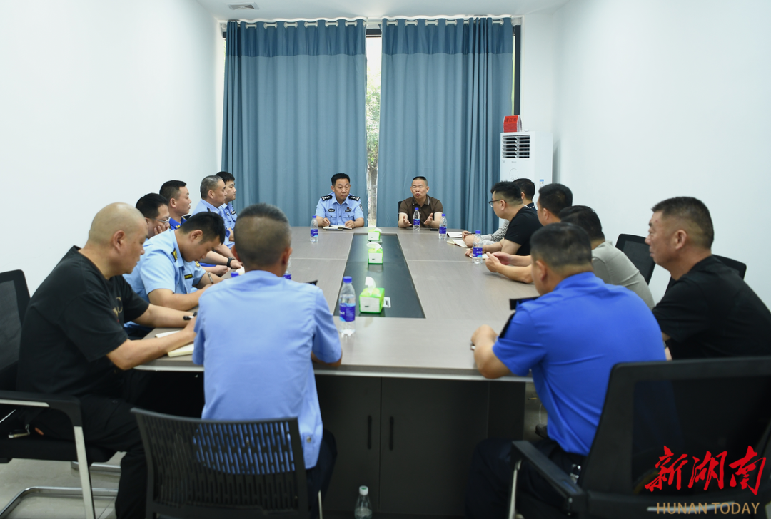娄底：多部门联合约谈出租车企业