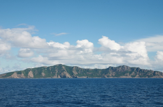 中国海警舰艇编队5月14日在我钓鱼岛领海巡航