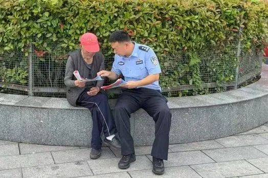 桑植县公安局开展“5.15”打击和防范经济犯罪宣传活动