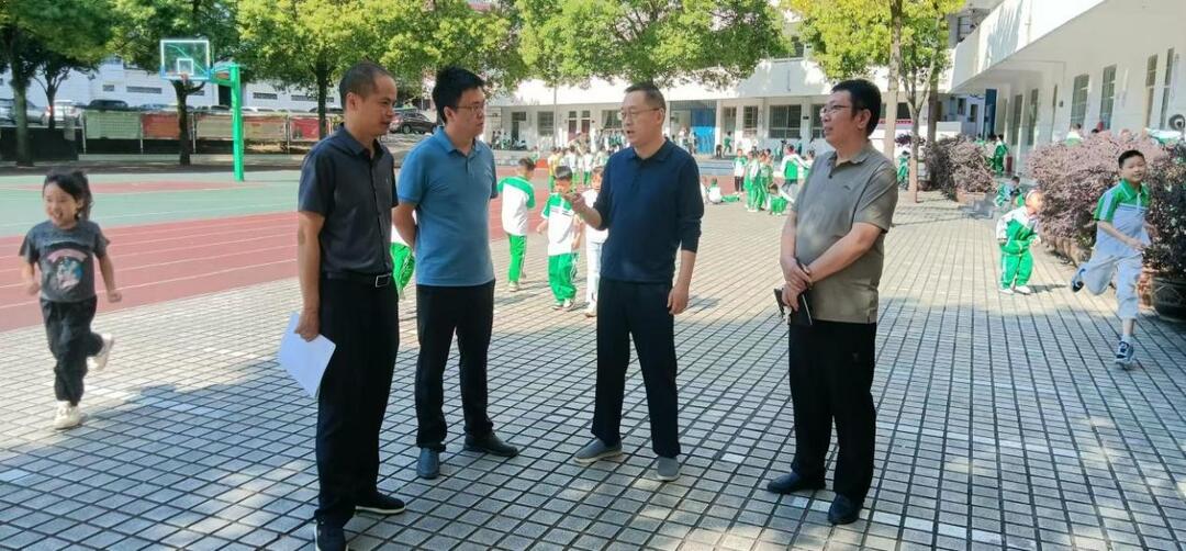 吉首市光明小学：关注学校发展   共话学生成长