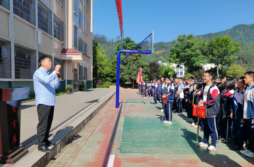 组建法治副校长授课团队！绥宁：法治进校园，筑牢青少年成长“防护墙”