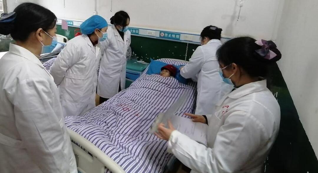 三十载白衣逐光 唱响守护生命赞歌——记祁东县“三十年护理奉献奖”获得者、第三人民医院护士长周斌