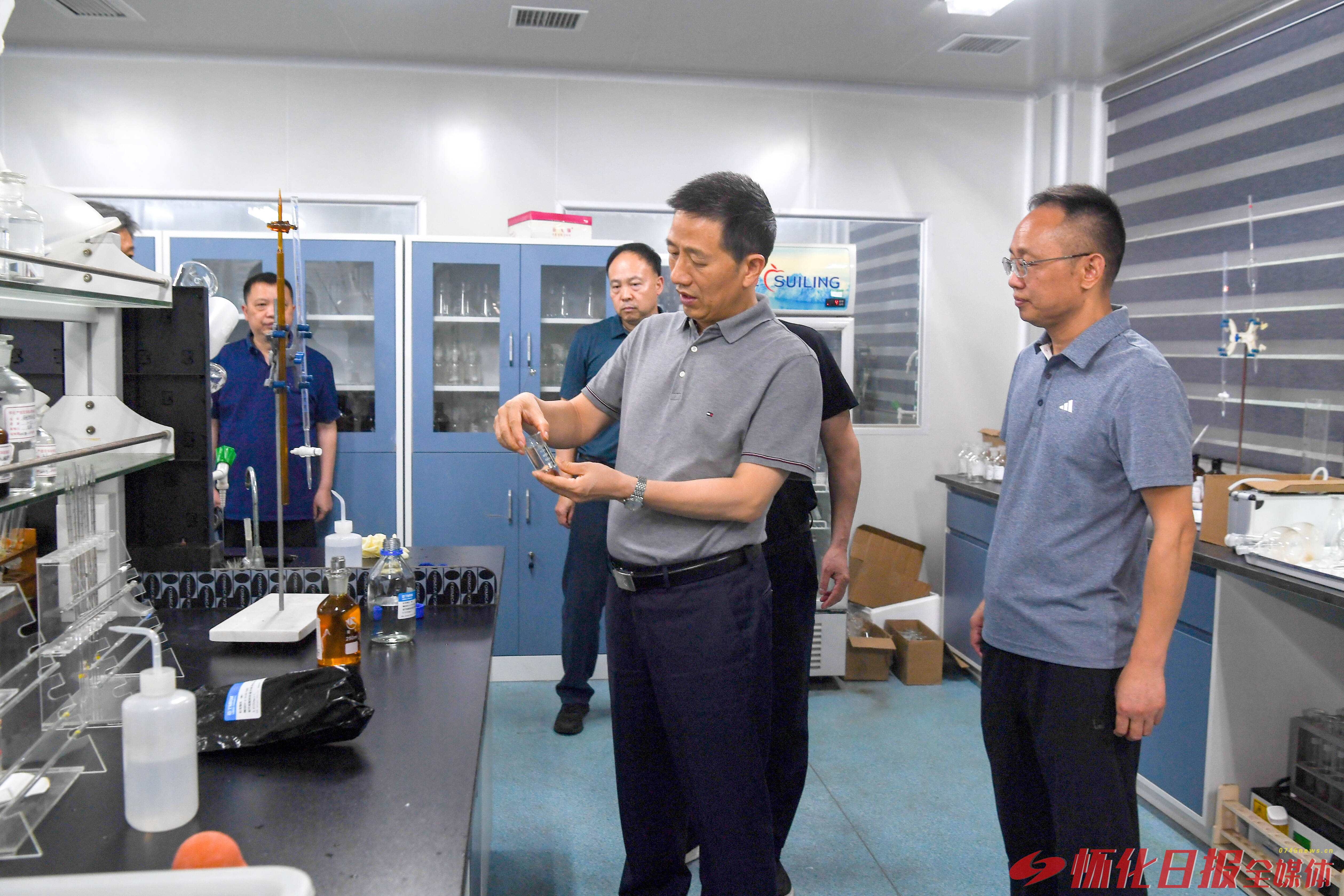 许忠建督导检查舞水河、太平溪水质监测工作时强调 举一反三强化措施 确保供水用水安全
