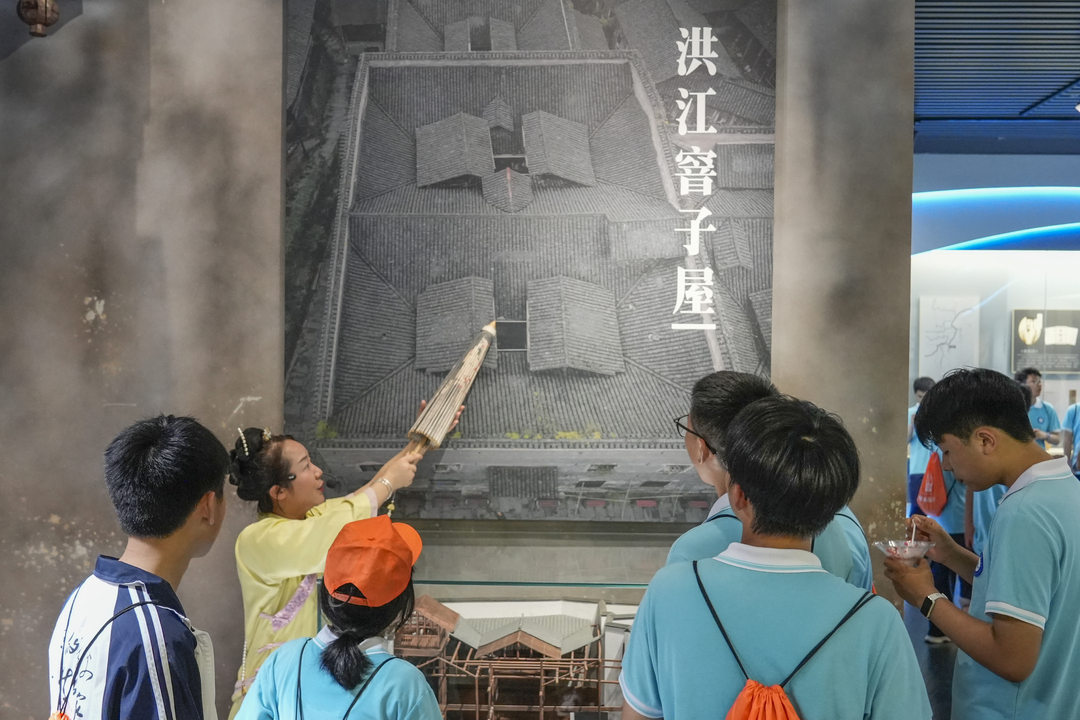 800余名师生走进洪江古商城，开启文化探索之旅