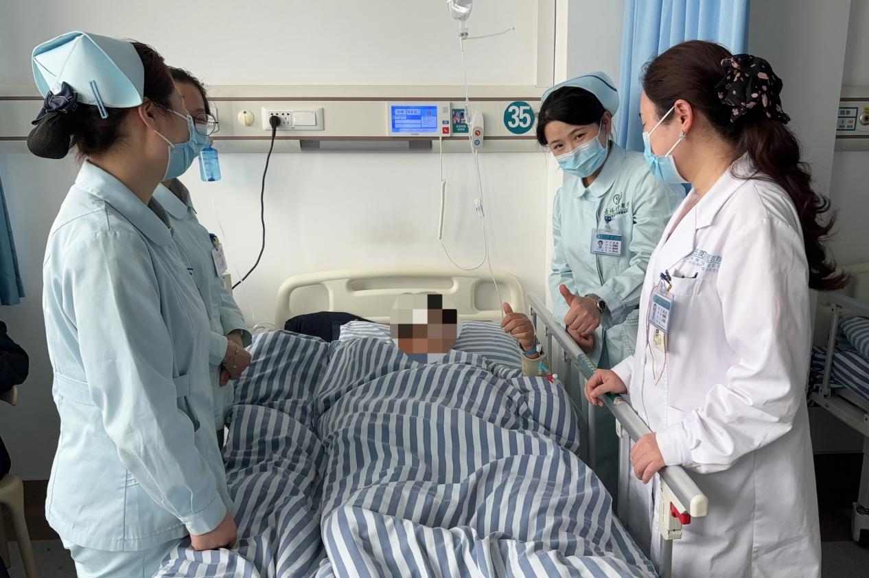 一场义诊为一名“无声无光”患者打开“新视界”