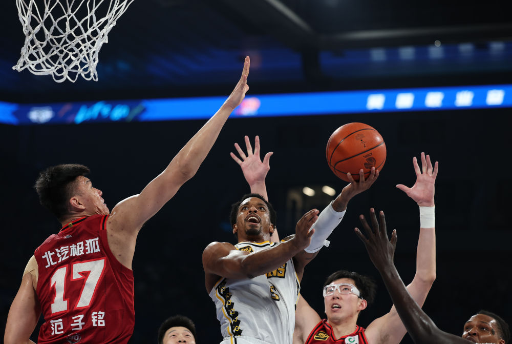 广厦首夺CBA总冠军