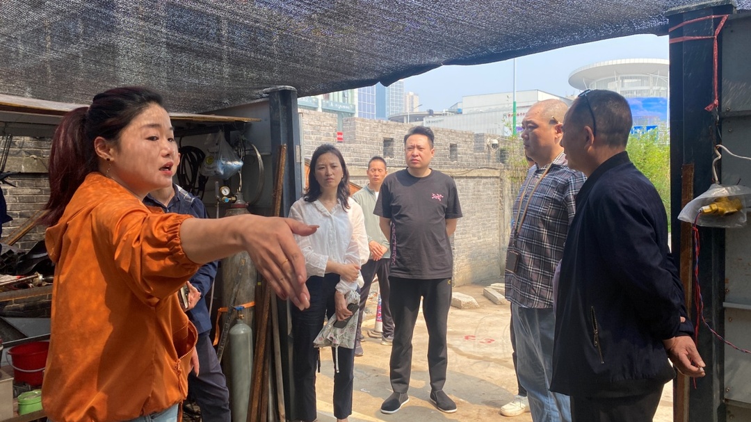 城南路街道开展“聚焦治乱象 聚力优环境”开放式小区专项整治行动