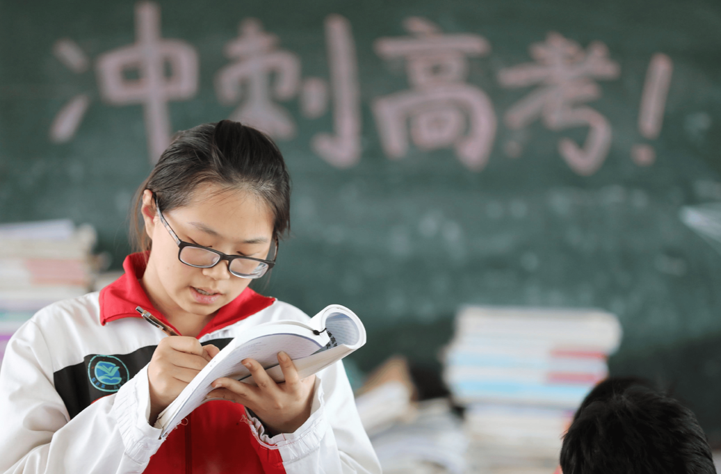 2025高考，考生最关心的这些问题有解答→