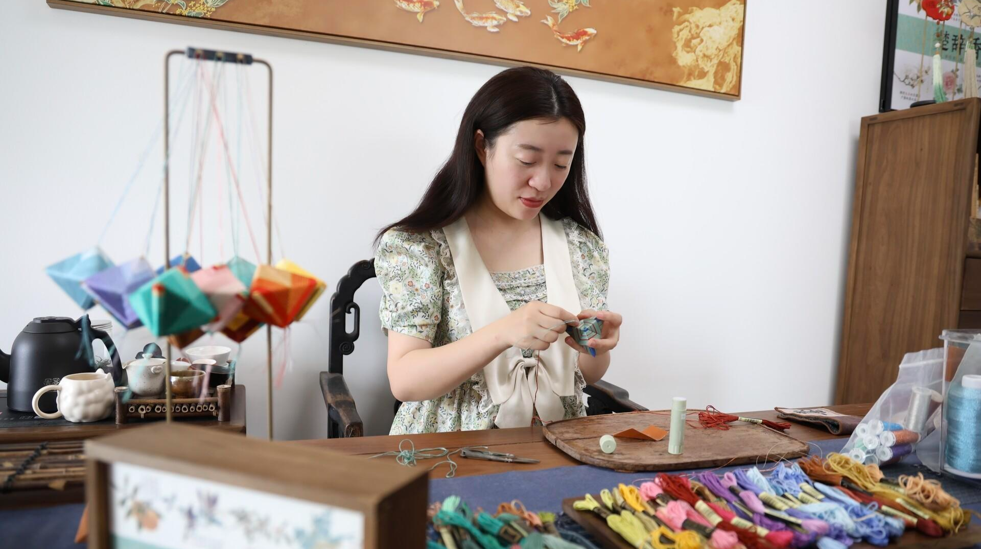 超惊艳，来自汨罗！会背《楚辞》的香囊带你感受千年诗意