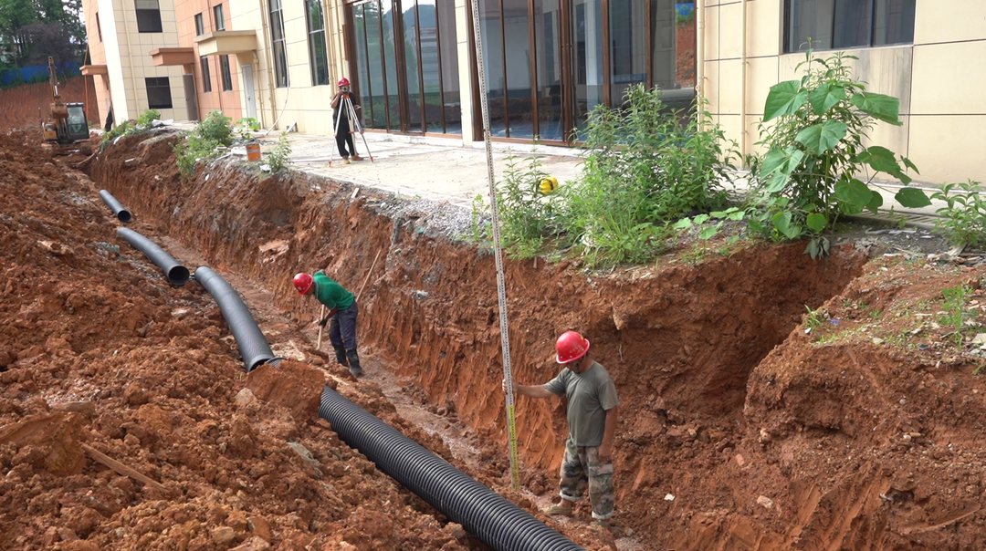 中方县：省级工业集中区新材料产业园标准化厂房建设项目加速推进