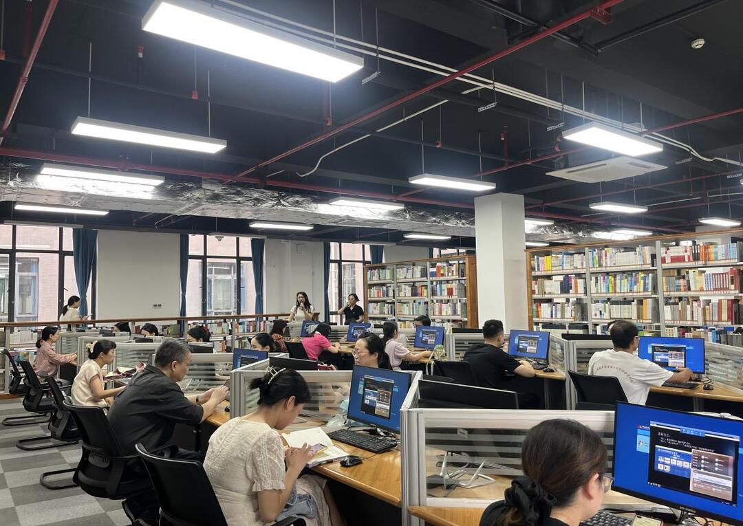 长沙民政职院图书馆成功举办“万方科研工具深度应用与科研效能提升”专题讲座