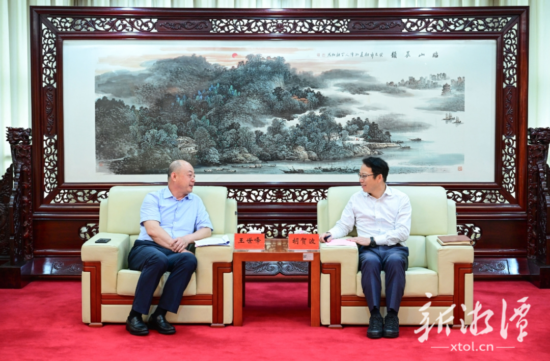 胡贺波会见中交三航局王世峰一行