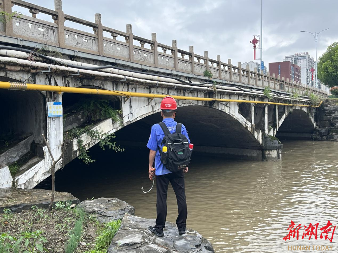 张家界中燃：蹚积水 攀陡坡 暴雨中的燃气安全保卫战
