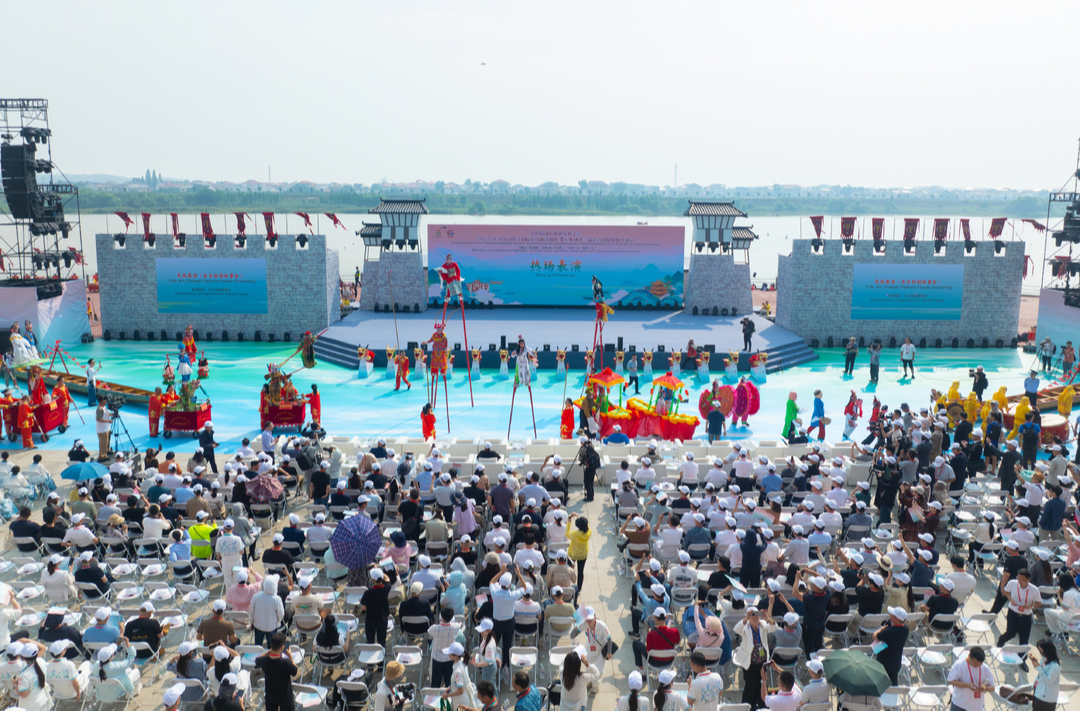 2025中国汨罗国际龙舟邀请赛开赛！24支国内外龙舟队竞渡“龙舟故里”