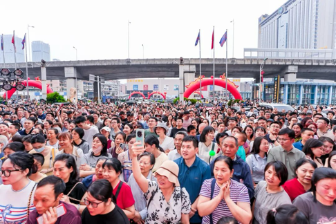  促消費(fèi)提信心 “您購物 我買單”萬家麗超級家裝節(jié)啟動