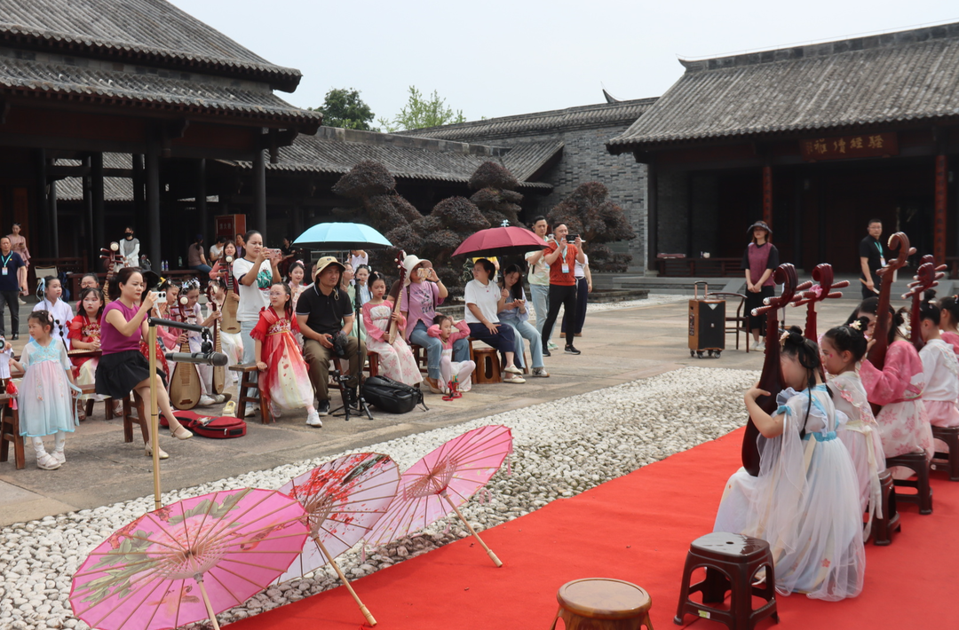第四届湖南旅发大会观摩团走进汨罗屈子文化园，感悟千年文化底蕴