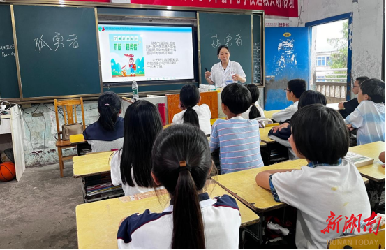 不做“菇勇者”！郴州北湖区全民营养周和预防野生蘑菇中毒科普宣传走进校园