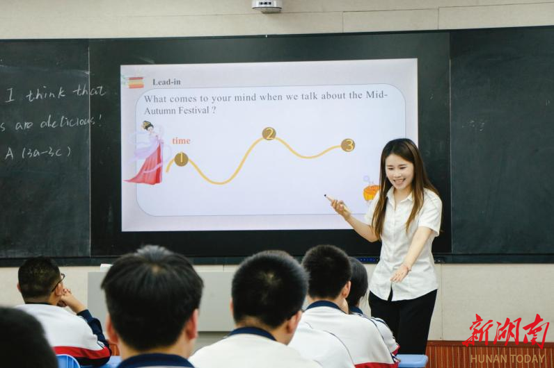 深耕教研结硕果  赛场争锋绽风华