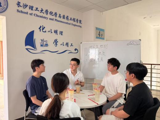 科研问道，师生共叙成长路