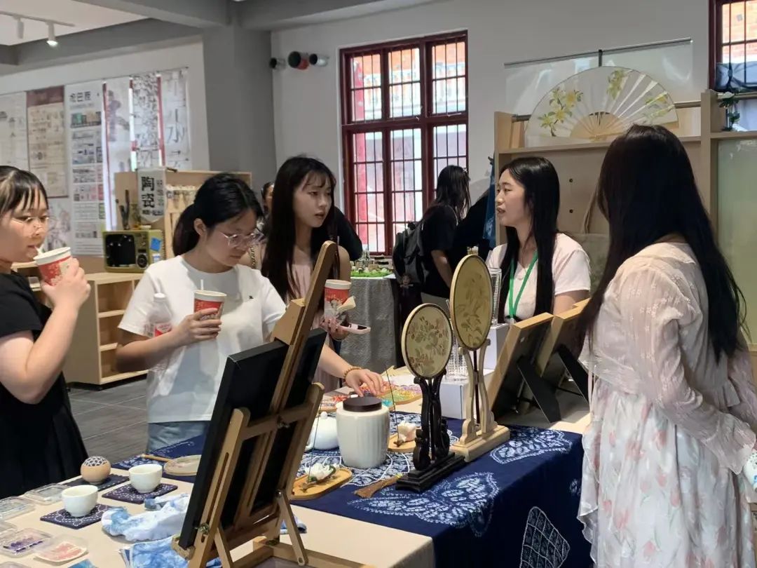 “湘风岳韵”文创产品亮相助力旅发大会