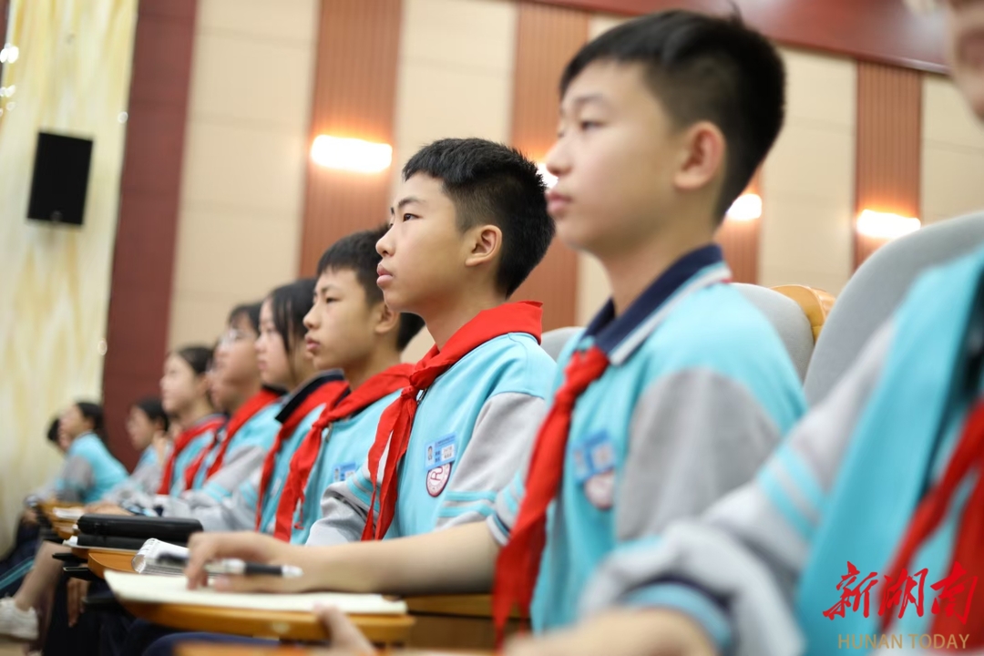 湘西州溶江中学这场心理讲座，让学生“考”出从容~