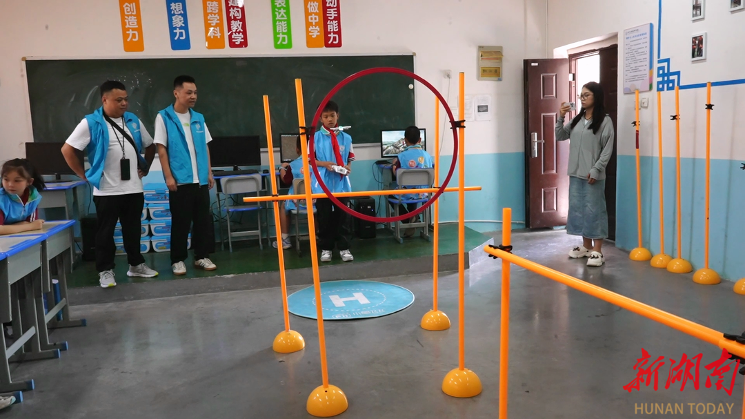 【科技活动周】科技之光闪耀校园 激发学生探索热情