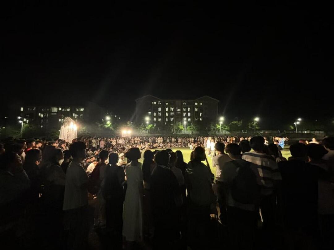 南华大学“唱响四季”草地音乐节成功举办