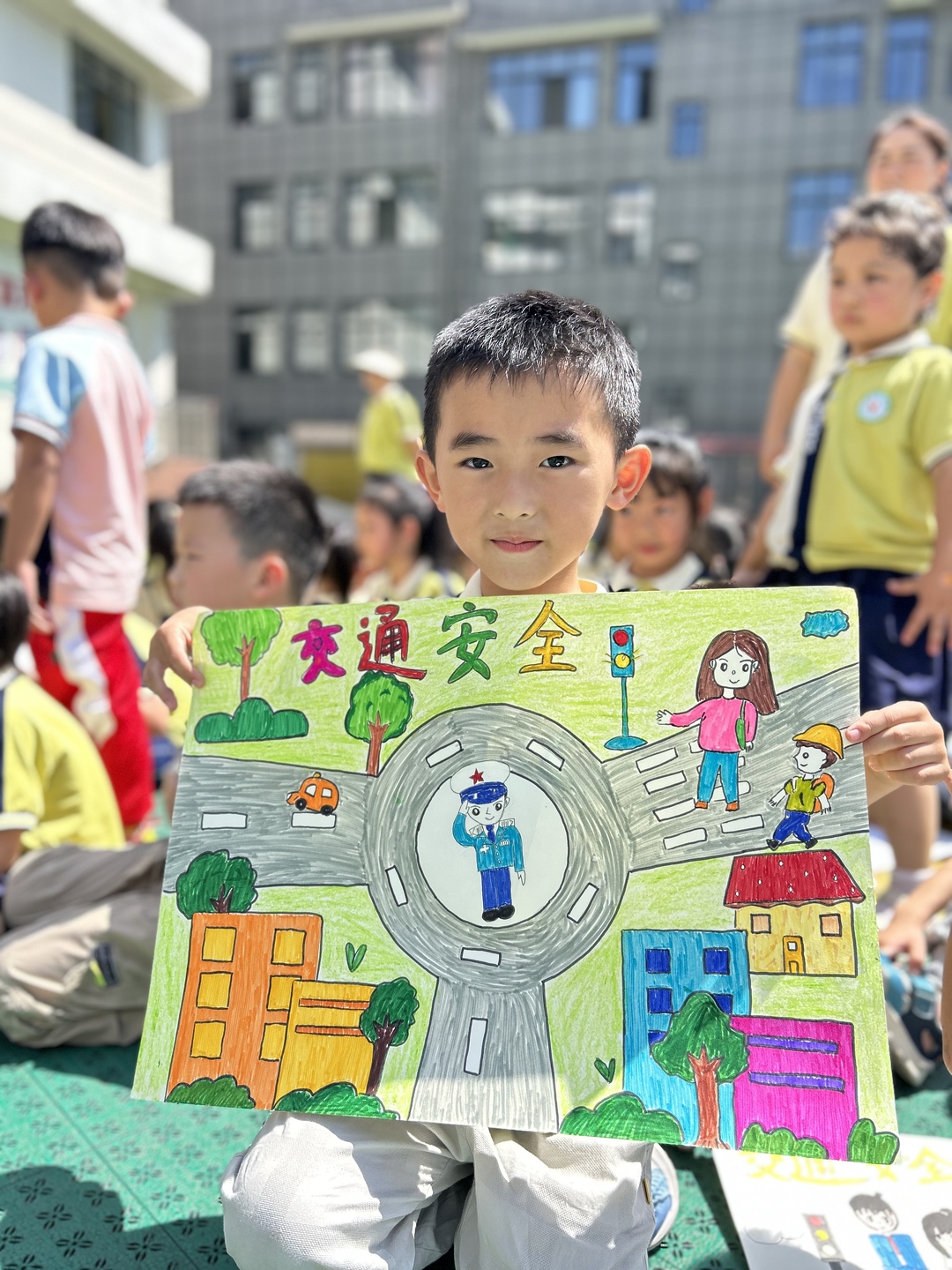 凤凰交警进校园，安全“童”相伴