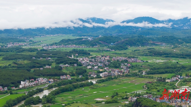 雨后乡村景如画