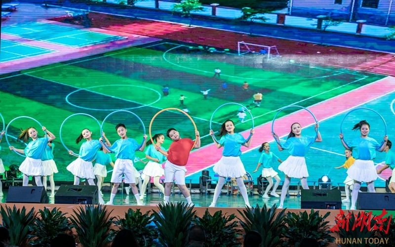 绽放艺术风采 激发强国力量