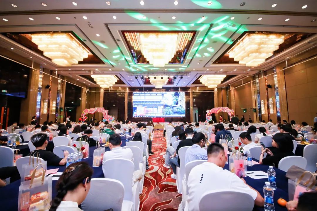 工会搭鹊桥 职工觅良缘
