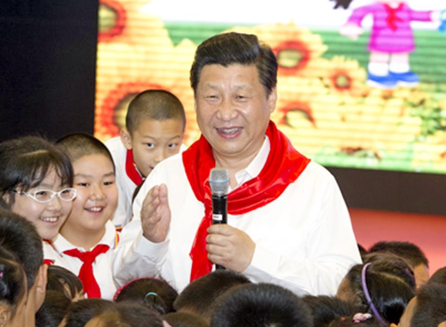 时政微观察丨总书记深情寄望“小树苗”