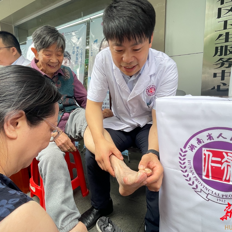 儿童扁平足、女性“大脚骨”、糖友“老烂脚”...三类足病高发人群集中，专家提醒早识早治