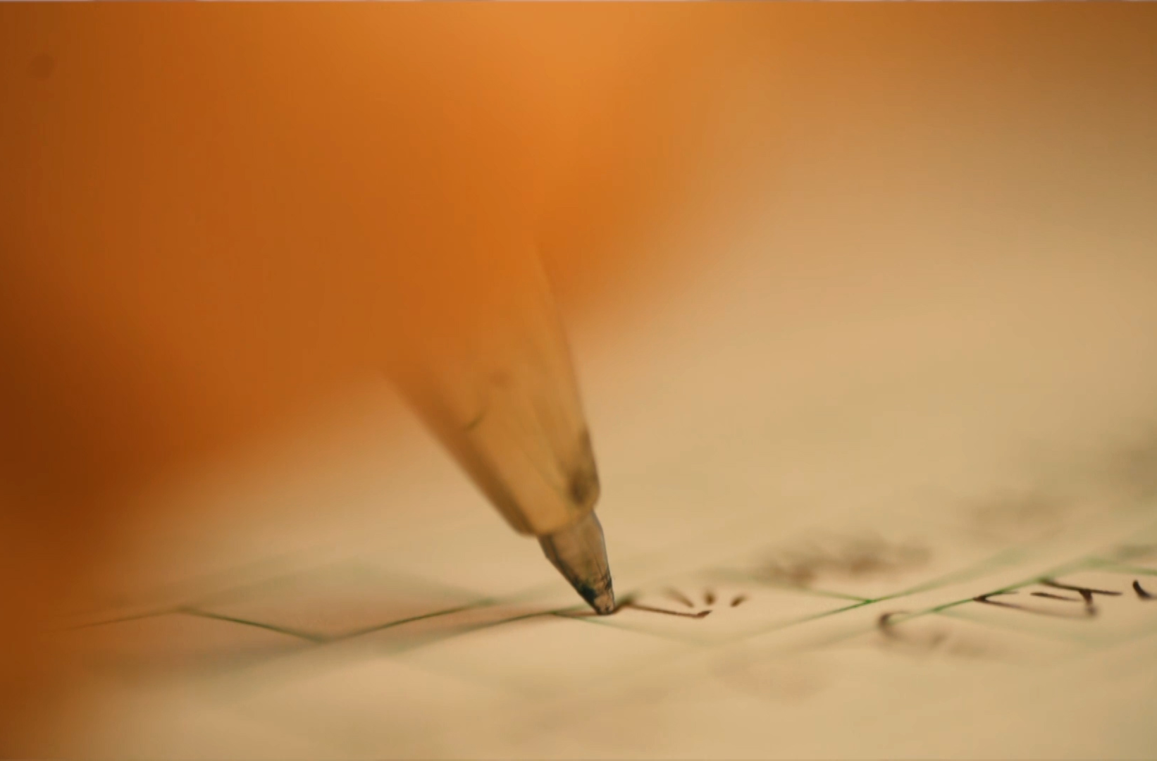 努力成长为有知识、有品德、有作为的新一代建设者