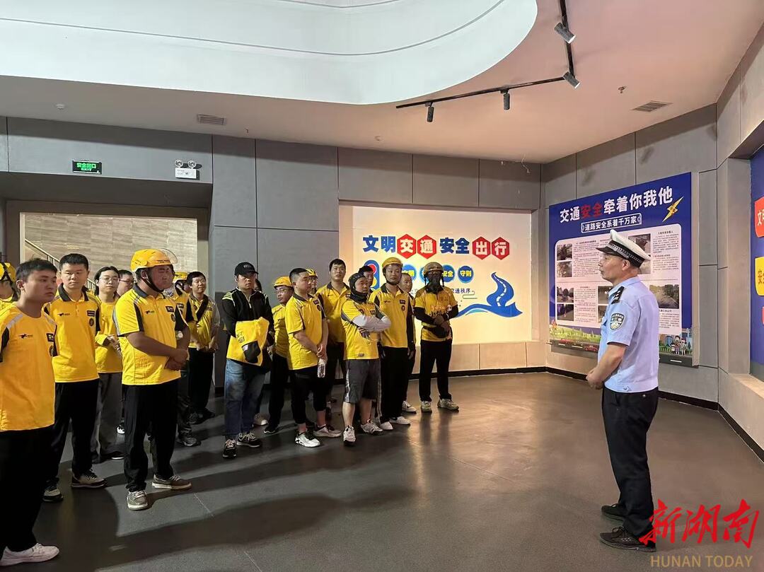 安全从“头”开始！湘西公安交警开展“戴帽工程”专项行动