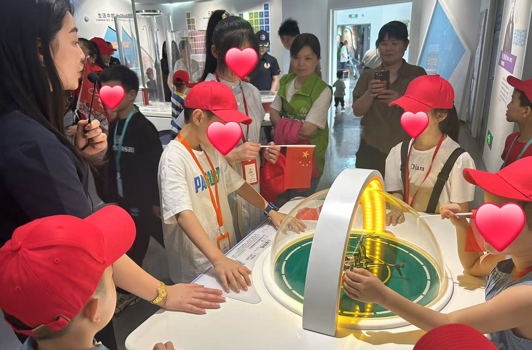 资阳区开展“润心伴成长·同心护未来”困境儿童科技启航活动