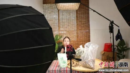 江华瑶医药走出深山 助村民增收致富