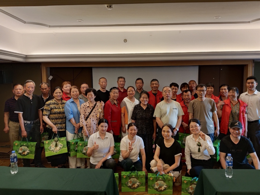 佳节融汇环保新风 社区谱写和谐乐章