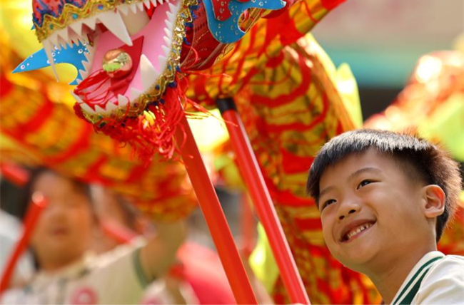 People Prepare for Dragon Boat Festival in China