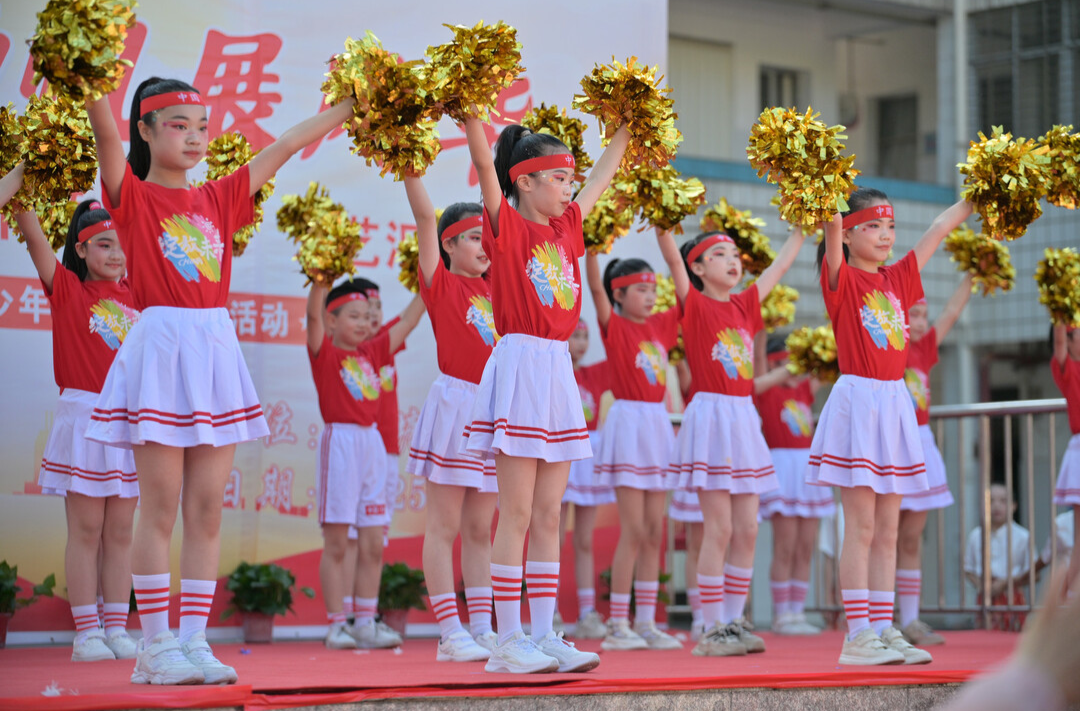 湘潭市岳塘区大桥学校：桥韵流芳 艺海扬帆展风华