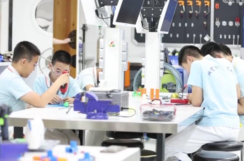 【新思想引领新征程】筑梦童心 托起明天的太阳