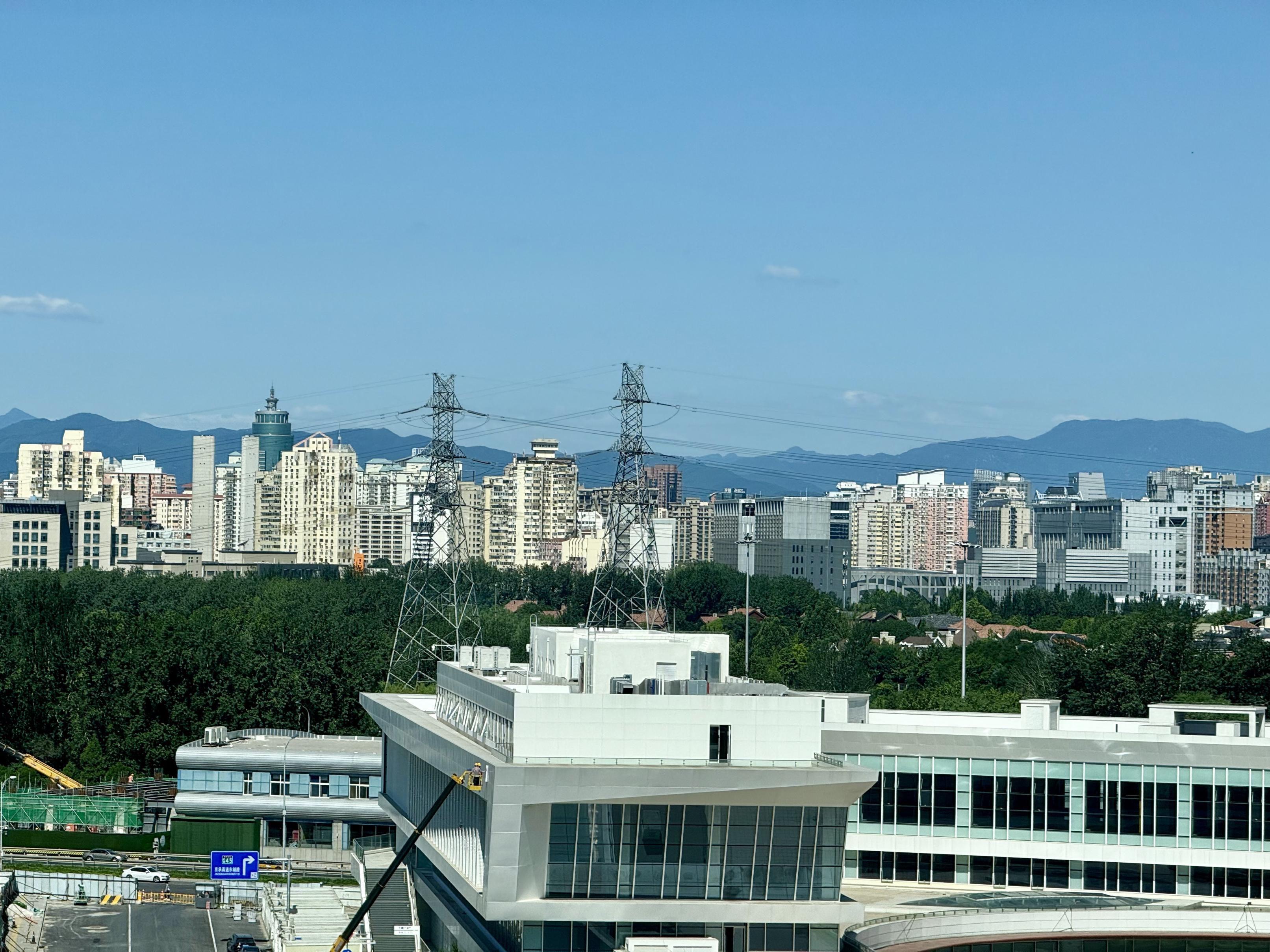 今日北京，“水晶蓝”继续在线