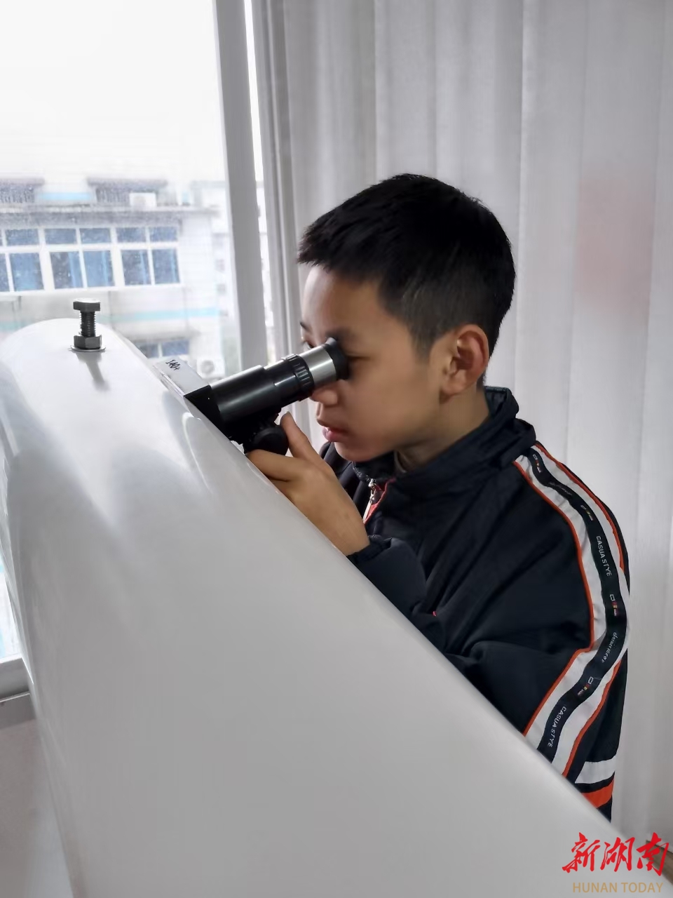 郴州：初二少年为何办起科技发明展