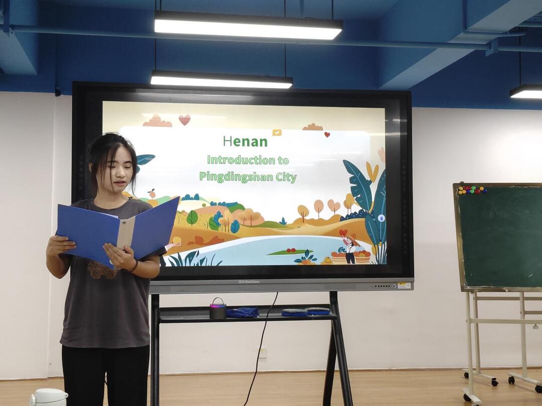 长沙民政职院外语学院“一院一品”系列活动英语角之“乡音无界·文化拼图”精彩收官