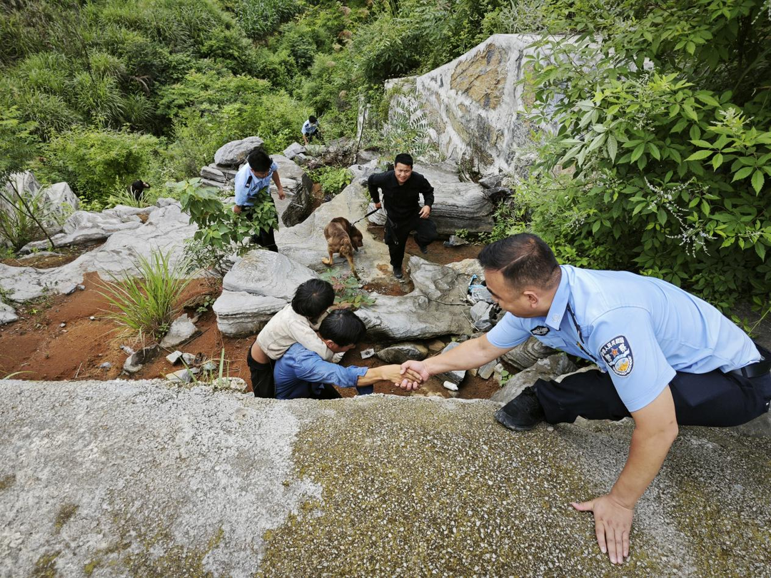 汪汪队立大功！湘西州警犬成功找回走失女孩