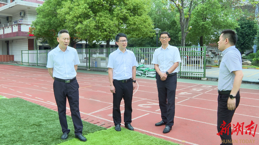 冷亮调研教育工作