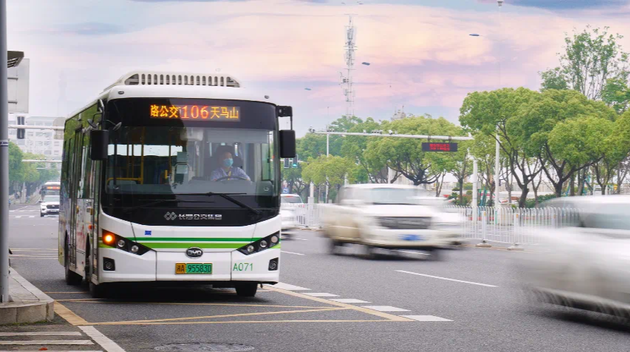 6月7日至9日高考期间， 考生可免费乘坐长沙公交地铁出租车