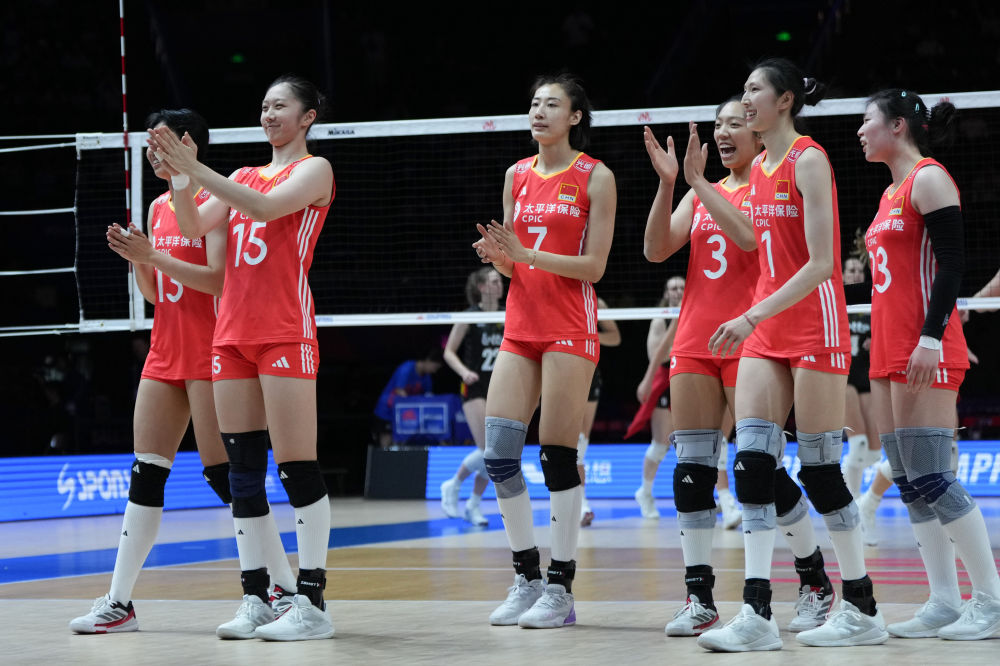 中国女排主帅赵勇：首战告捷 队员的坚决和果断值得肯定